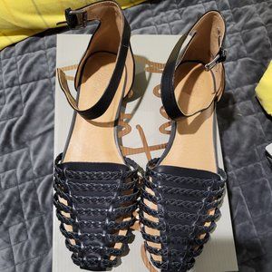 Womans size 8 1/2 shoes